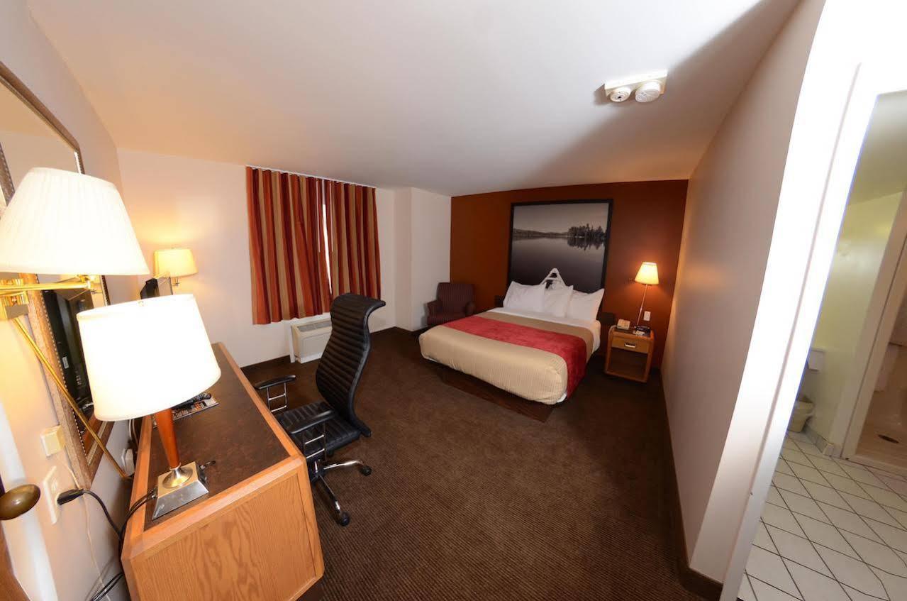 Super 8 By Wyndham Motel 2*