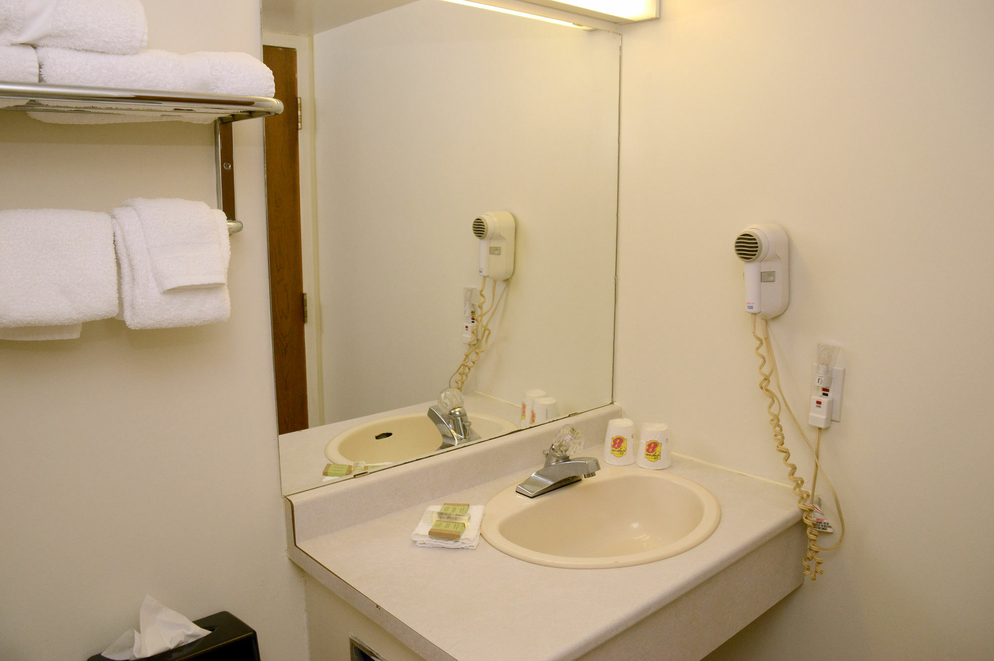 Motel Super 8 By Wyndham